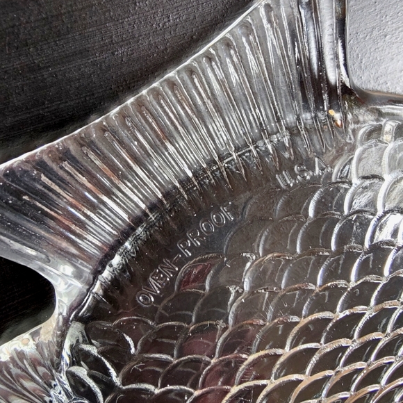 11 inch | oven proof | Fish shaped | made in USA | platter - Picture 11 of 12